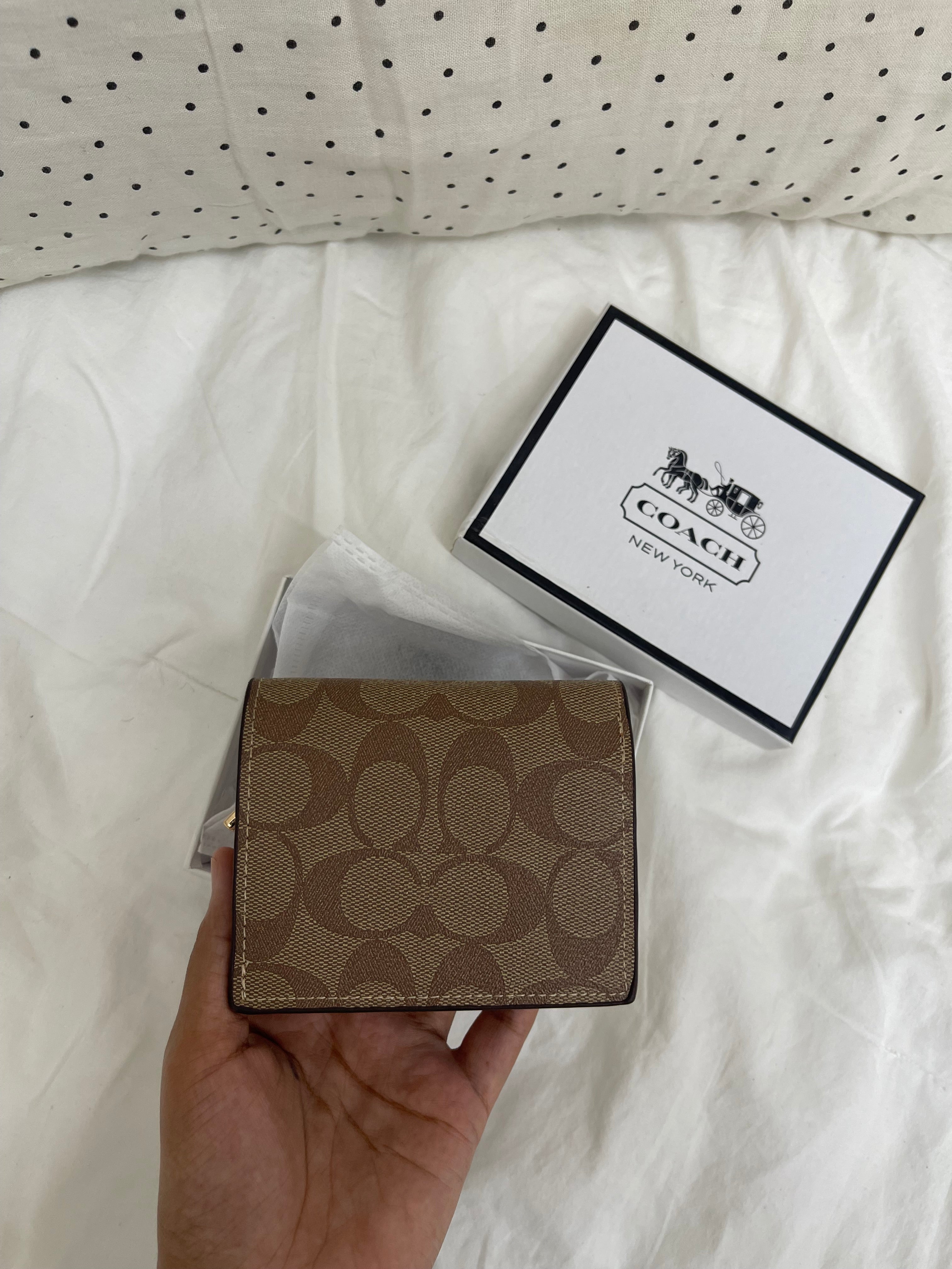 Coach Signature Small Zip Wallet – Khaki Brown