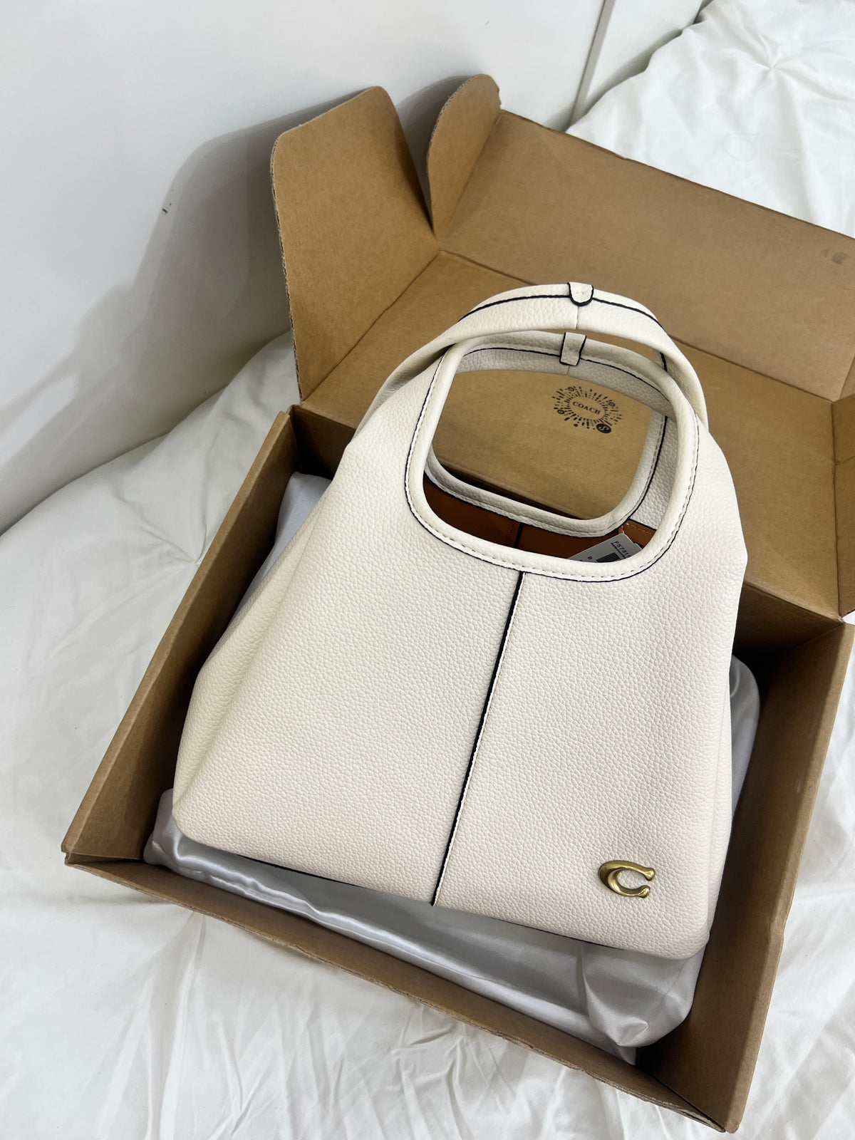 Coach hobo Lana Shoulder Bag 23 In White