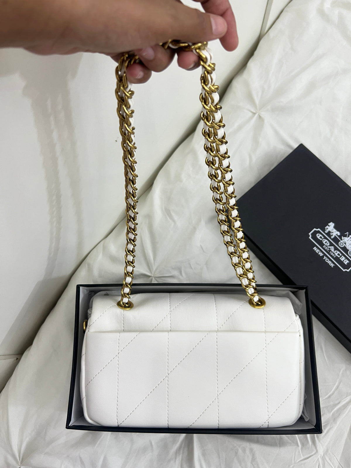 COACH TABBY SHOULDER BAG 20 WITH QUILTING (White)