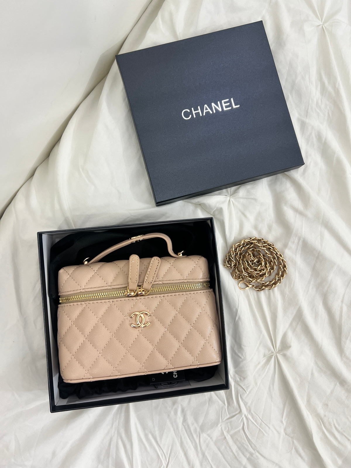 CHANEL INSPIRED BAG ( WITH BOX & CHAIN )