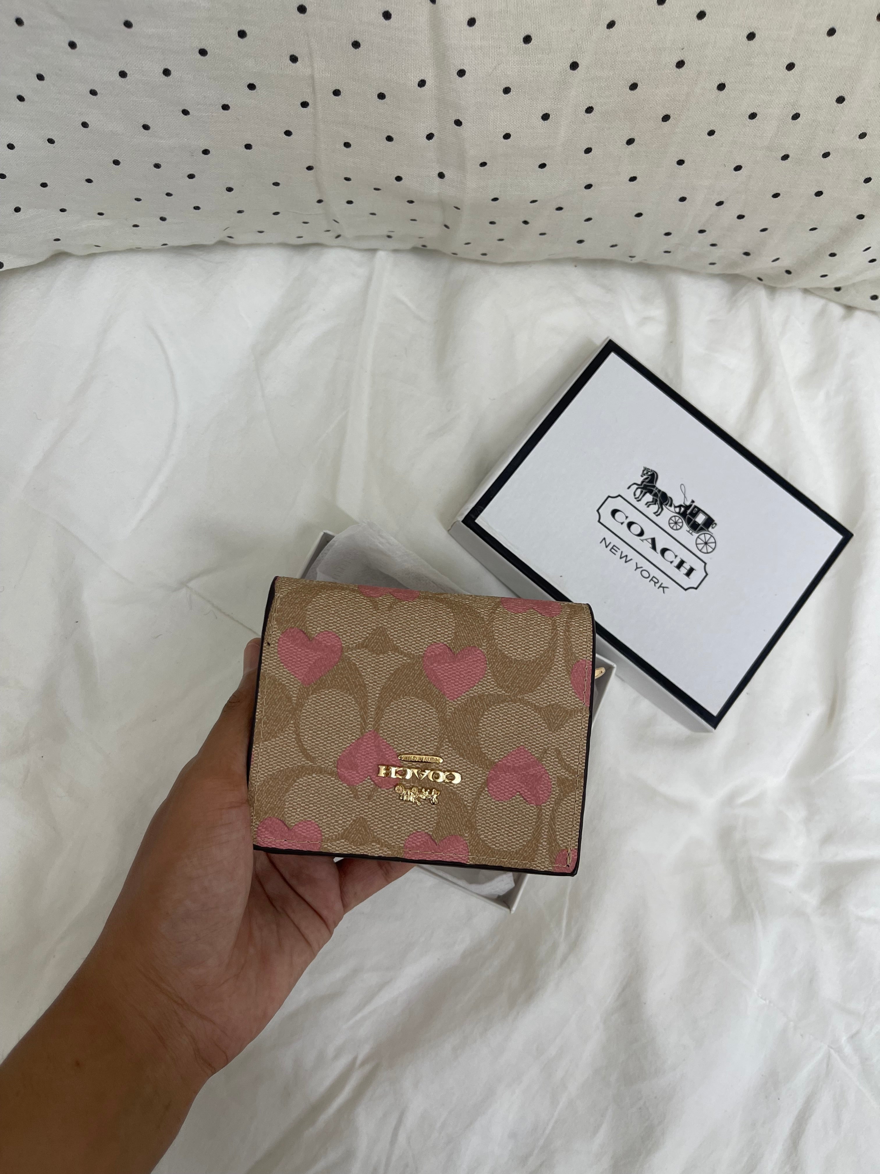 Coach Signature Heart Print Small Zip Wallet – Khaki Pink